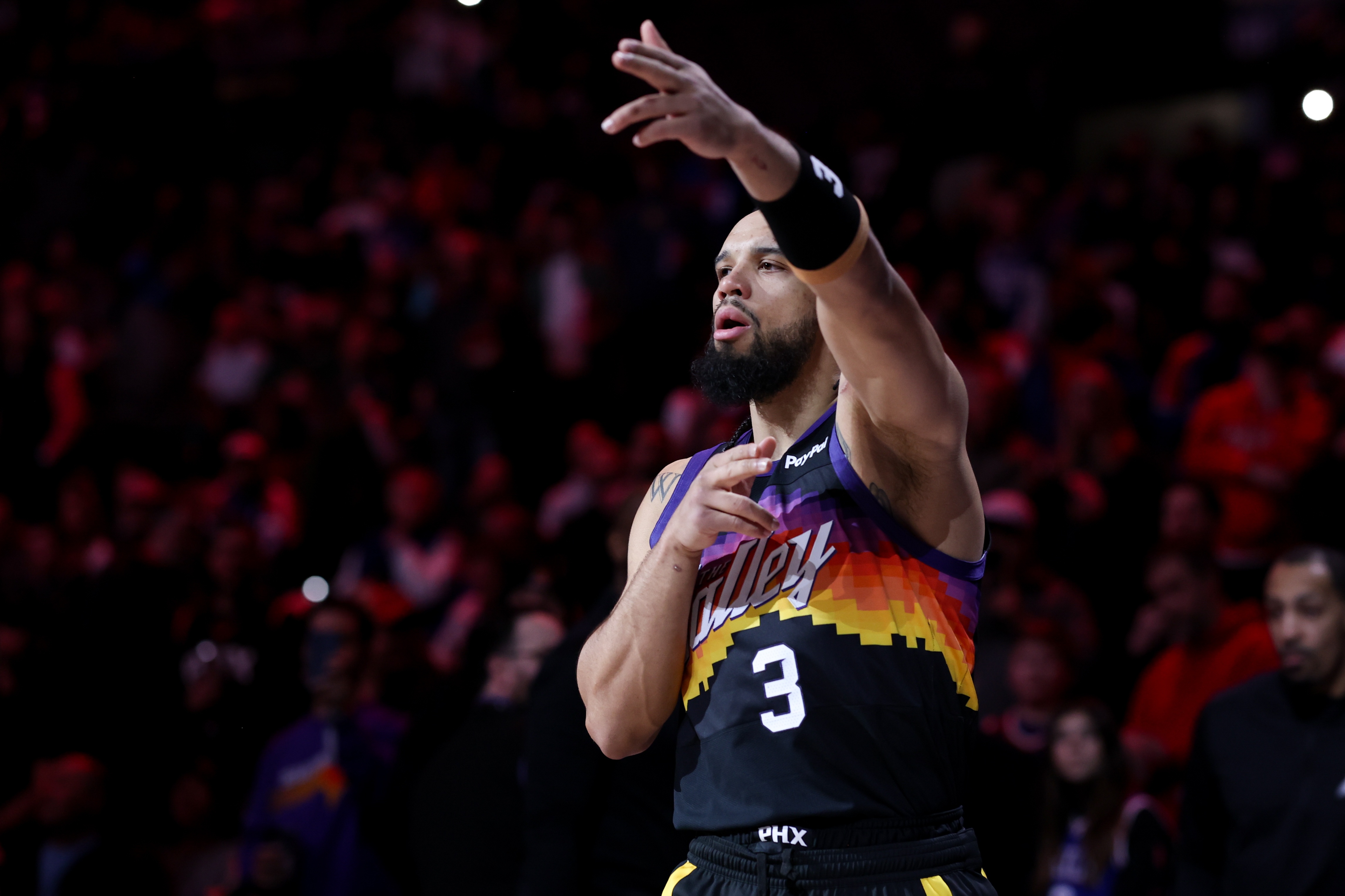 开云体育-狄龙:伤病是篮球的一部分 我们得找到解决办法 稳住现在的排名