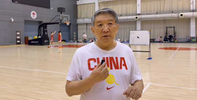 开云官网-刘禹彤、杨舒予在列!中国女篮最新训练画面出炉,宫鲁鸣接受采访