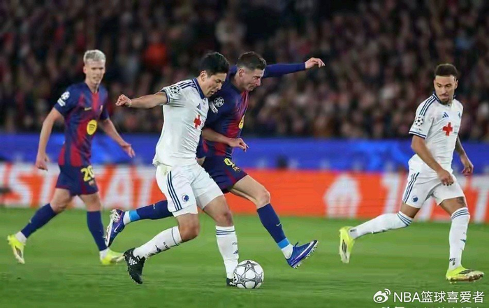 开云官网-莱万不慌!手握沙特美职联offer,巴萨却成最煎熬的人|巴塞罗那|罗伯特·莱万多夫斯基|罗马诺|贝克汉姆|欧冠_新浪体育_新浪新闻